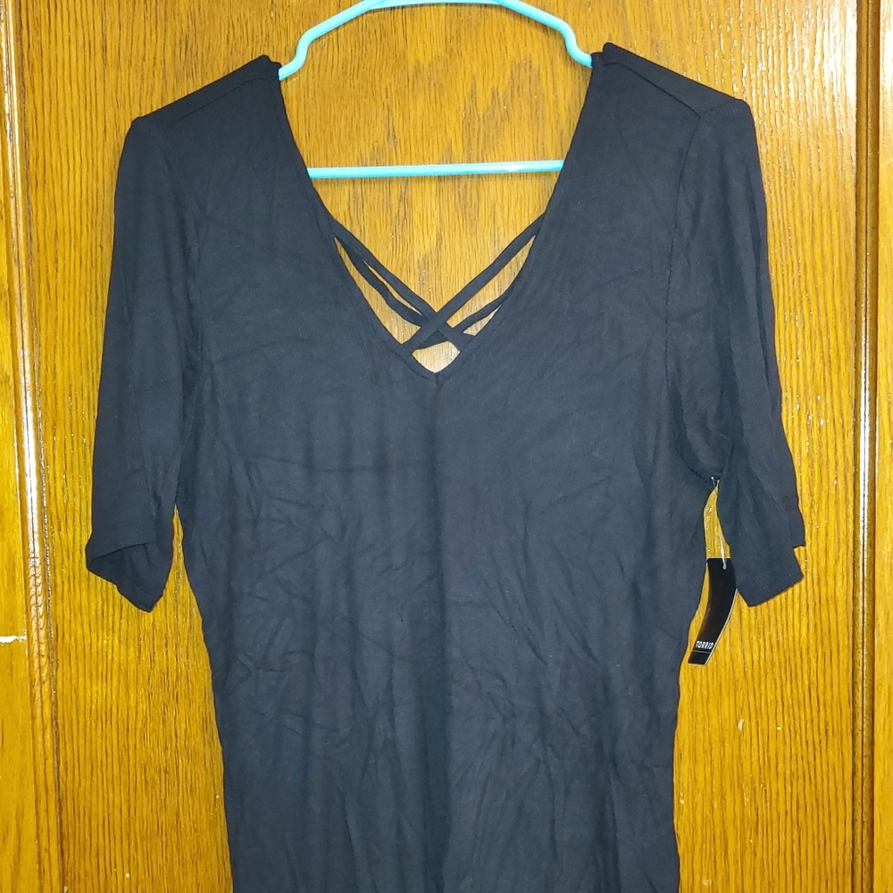 Torrid strappy tee size 1 nwt